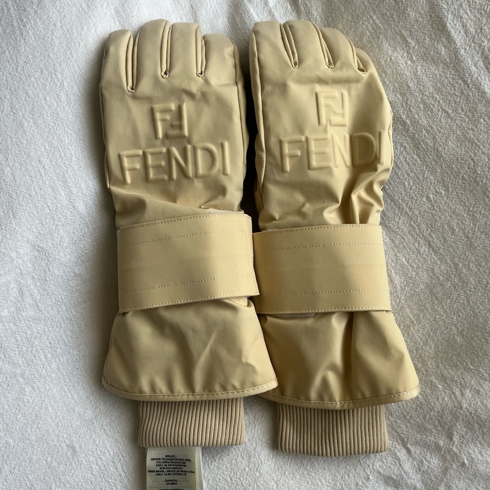 GENUINE FENDI GLOVES